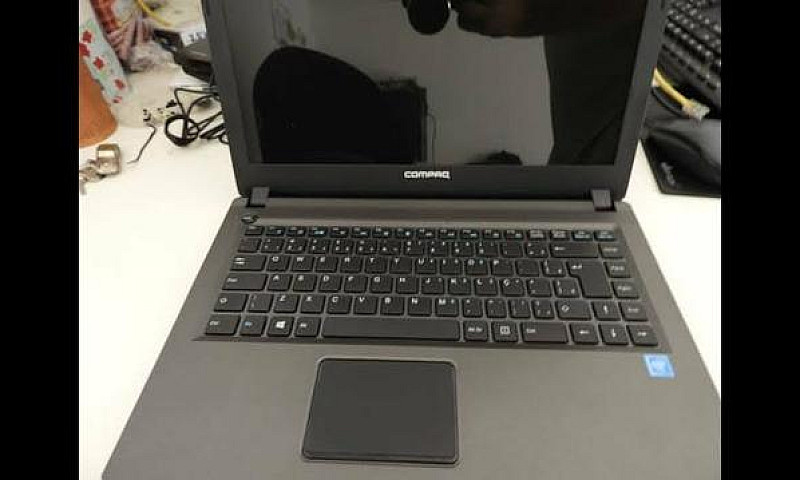 Notbook Compaq Cq-23...