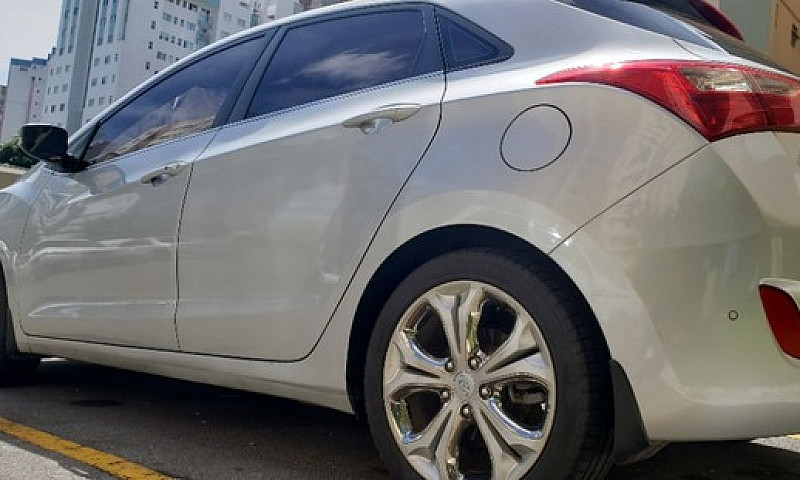Hyundai I30 1.6 Mpfi...