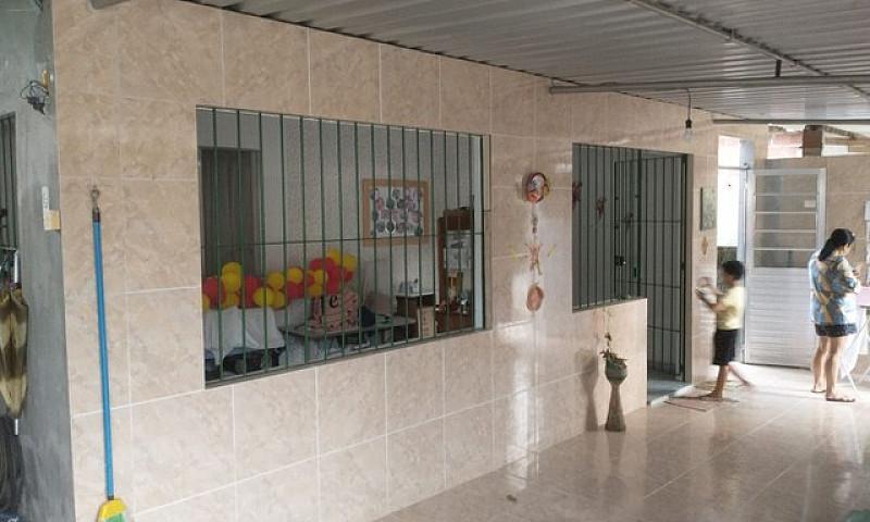 Casa Grande C/Garage...