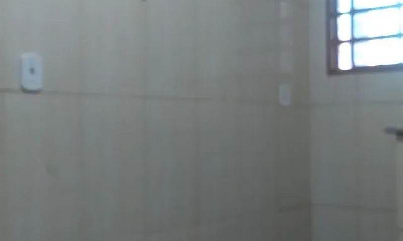 Alugo Um Apartamento...