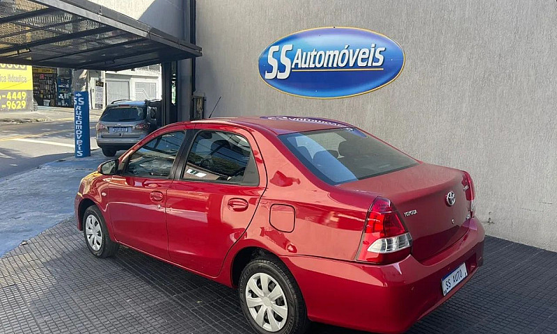 Toyota Etios Xs Seda...
