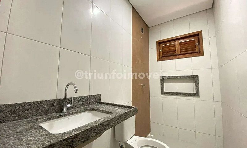 Casa Com 2 Quartos A...