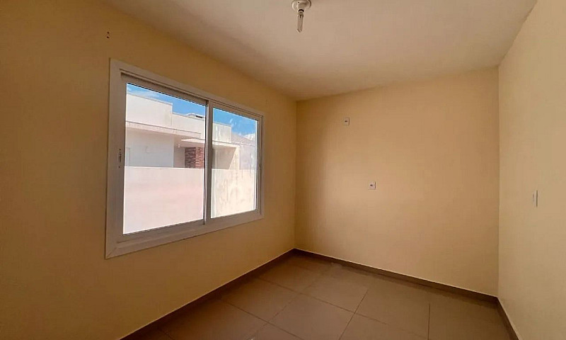 Casa Com 2 Dormitóri...