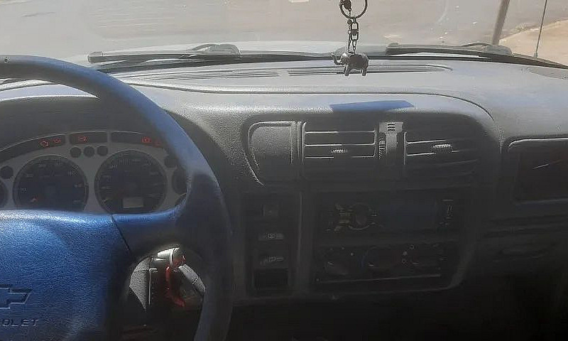 Chevrolet S10 Blazer...