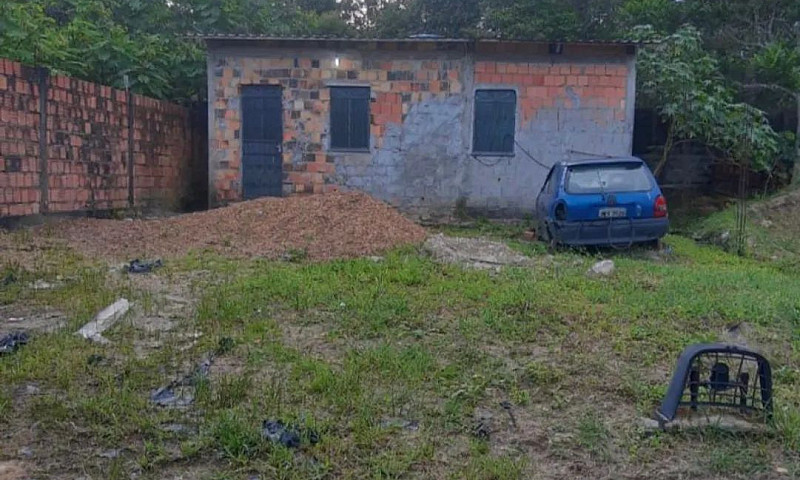 Terreno + Casa Peque...