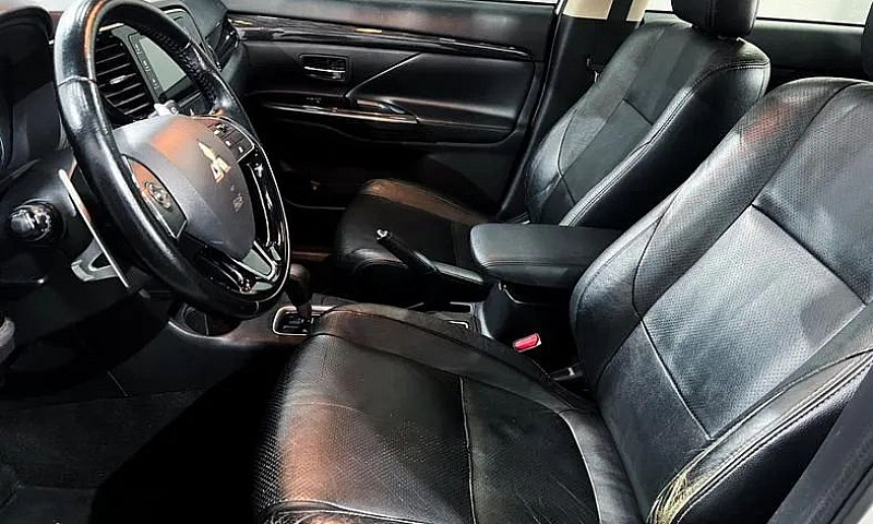 Mitsubishi Outlander...