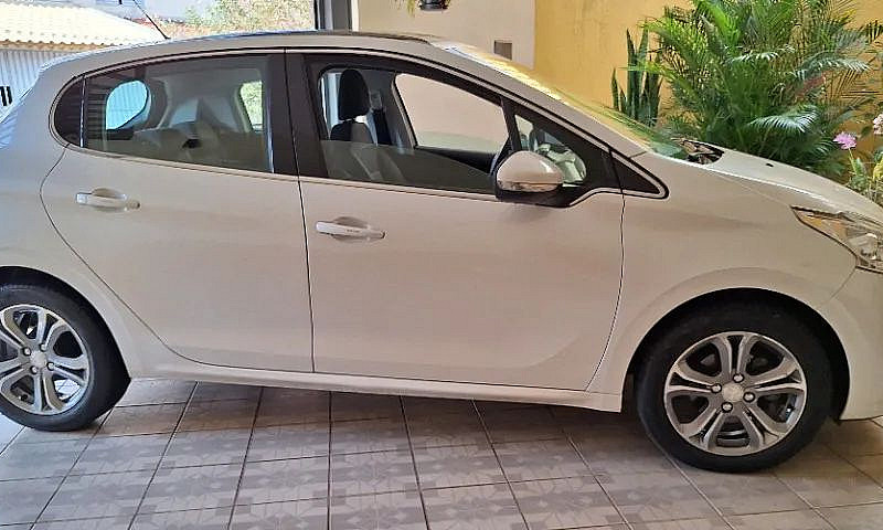 Peugeot 208 Griffe 1...