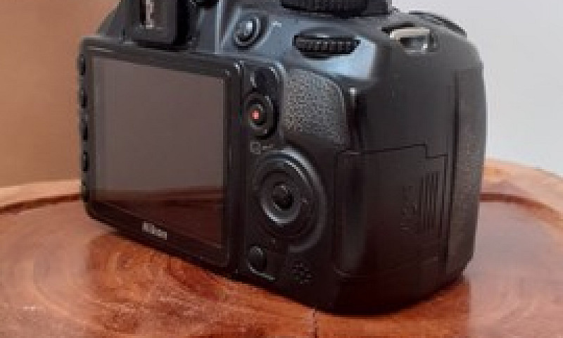 Nikon D3100...