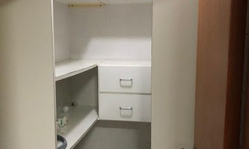 4 Quartos, 2 Suítes,...