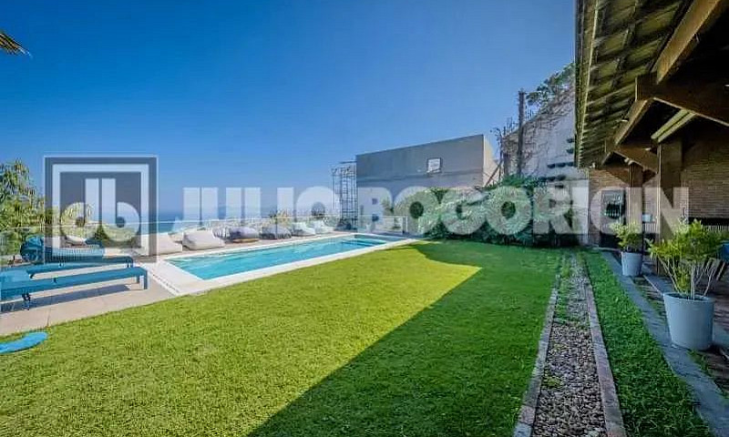 Casa Em Condomínio :...