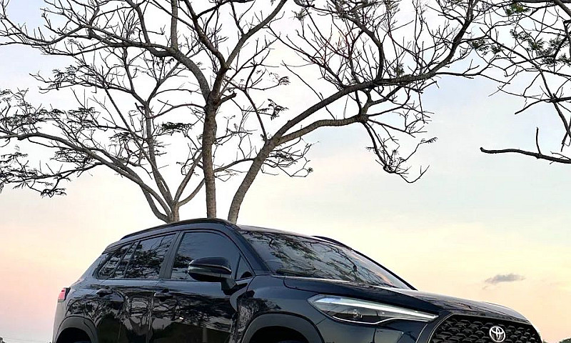 Toyota Corolla Cross...