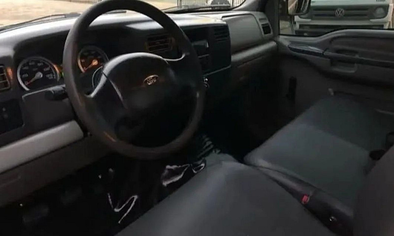 F 4000 Carroceria 4X...