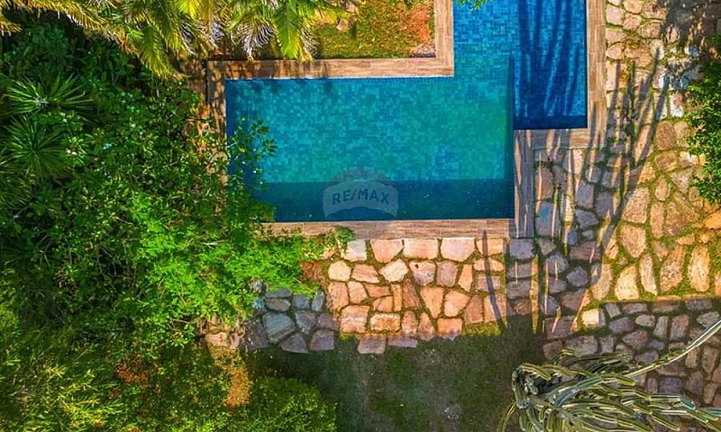Casa Exclusiva Com E...