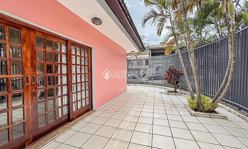 Casa À Venda Com 231...