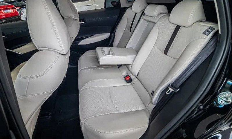 Toyota Corolla Cross...