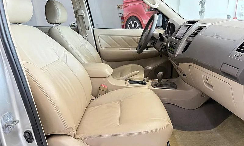 Toyota Hiluxsw4 Srv4...