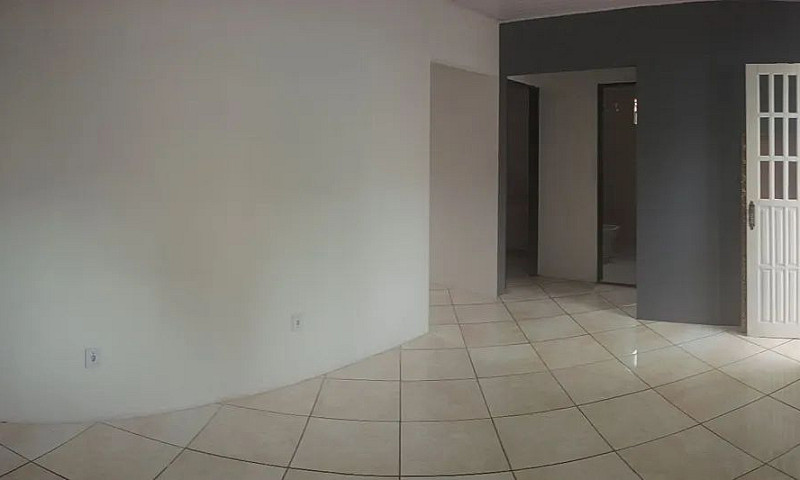 Alugo Bela Casa Em I...