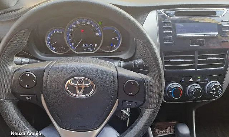 Toyota Yaris Live 1....