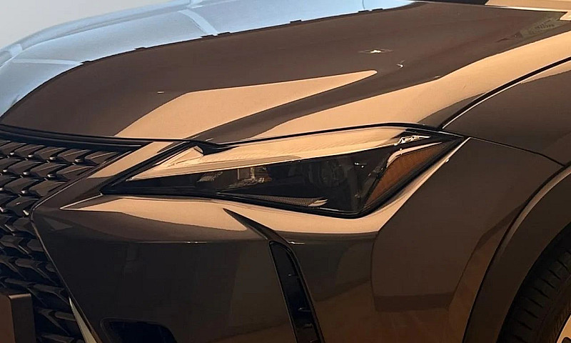 Lexus Ux-300H 2.0 16...