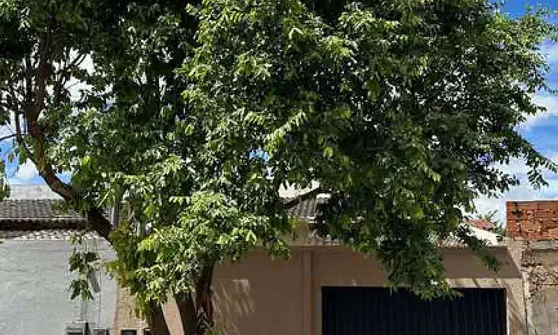Casa À Venda No Bair...