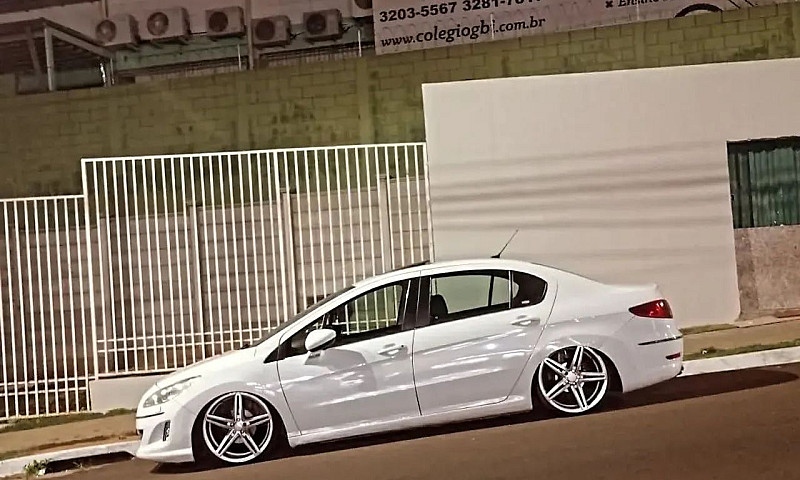 Peugeot 408 Sedan Gr...