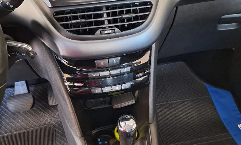 Peugeot 208 Griffe 1...