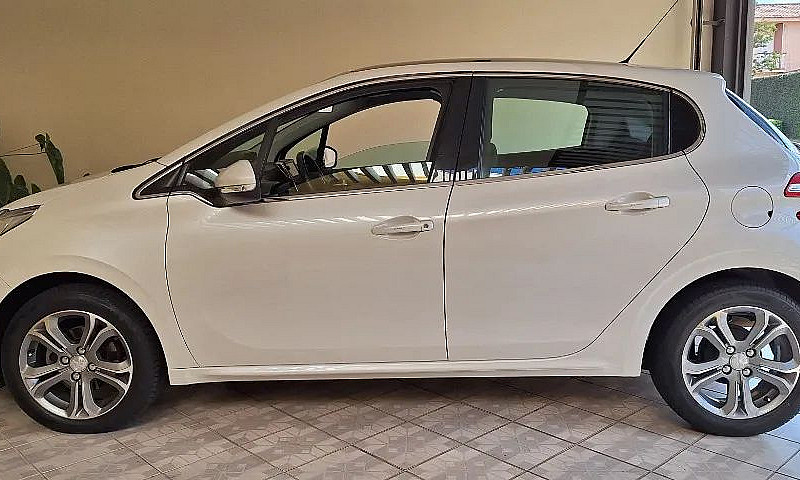 Peugeot 208 Griffe 1...