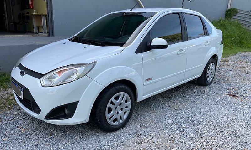 Fiesta Sedan 1.6 201...