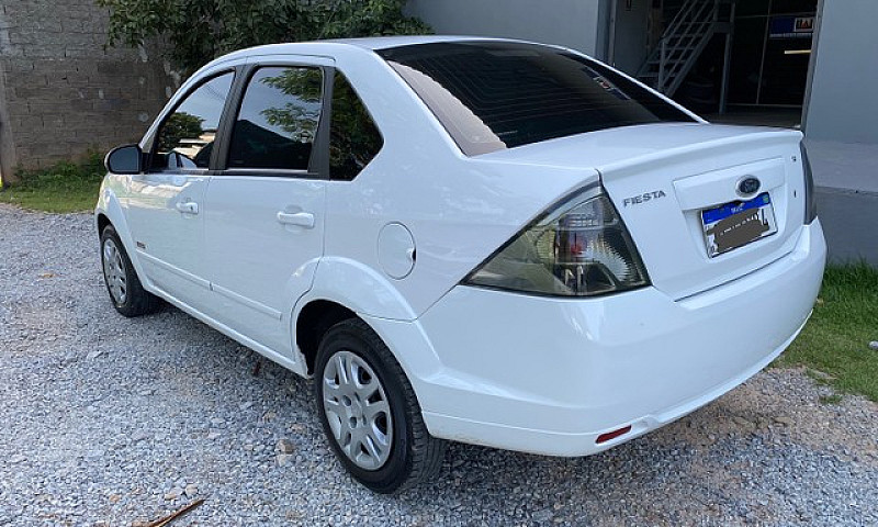 Fiesta Sedan 1.6 201...