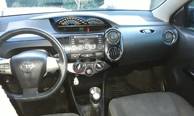 Toyota Etios 2014...