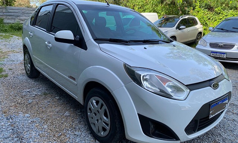 Fiesta Sedan 1.6 201...