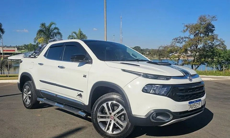 Fiat Toro Volcano 2....