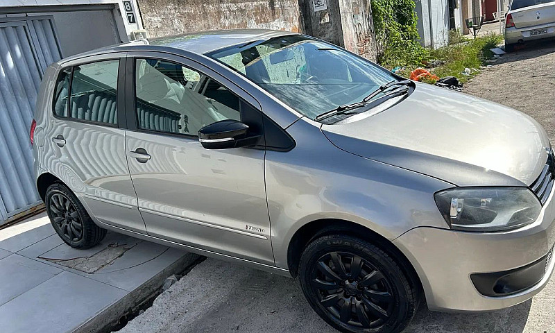 Volkswagen Fox 1.6 M...