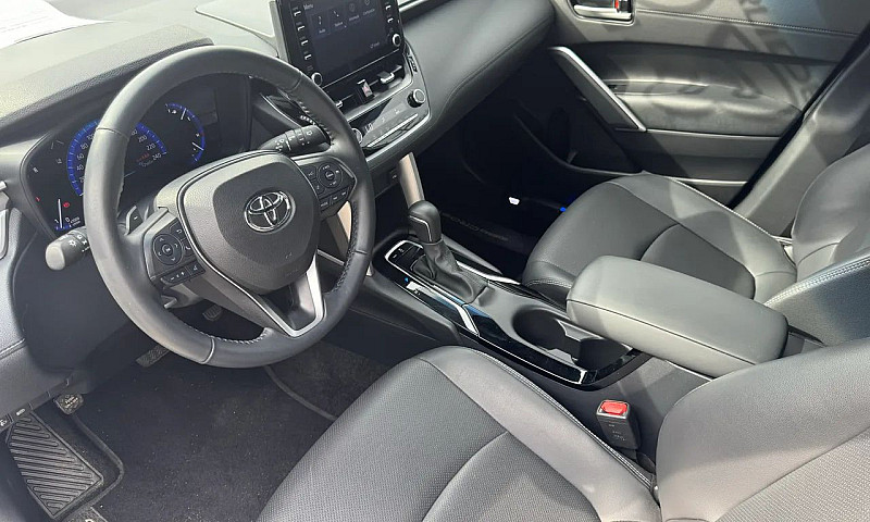 Toyota Corolla Cross...