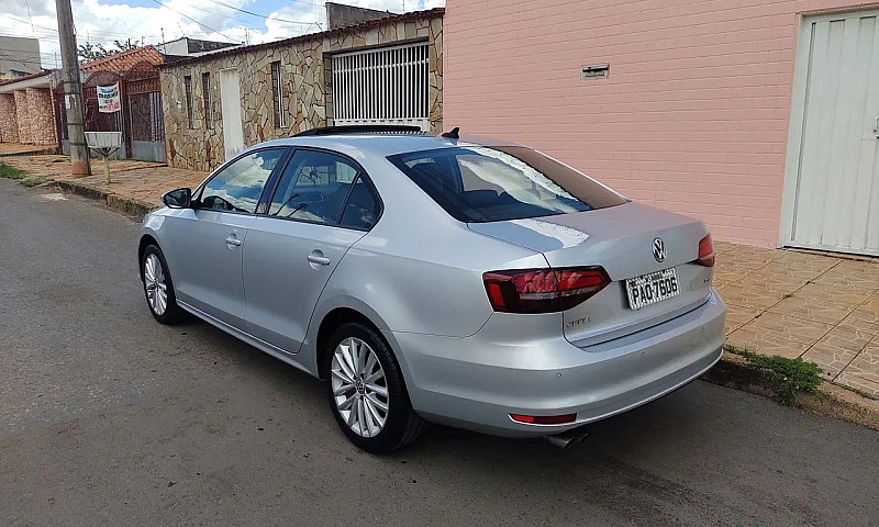 Volkswagen Jetta Com...