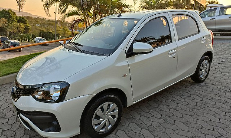 Toyota Etios 1.3 X ...