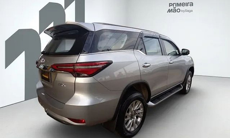 Toyota Sw4 Mensal R$...