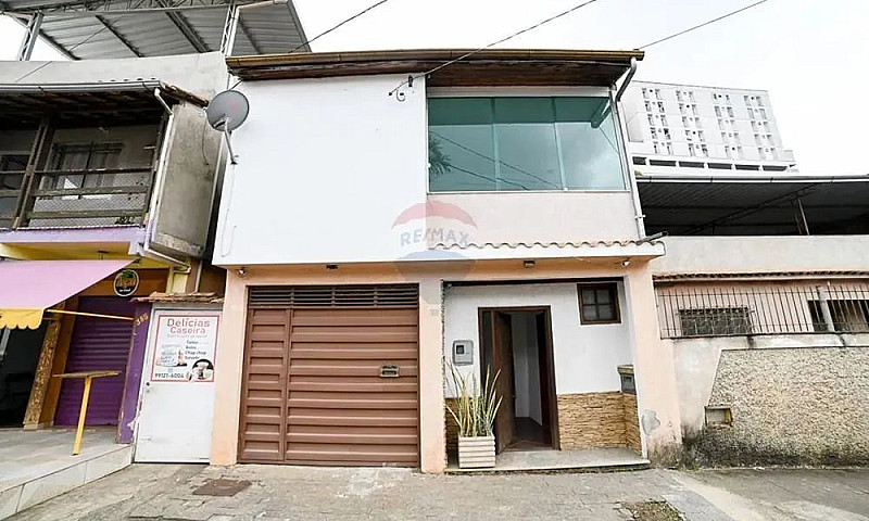 Casa Na Rua Das Esme...