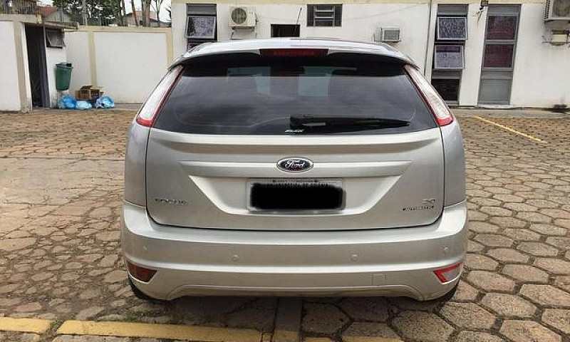 Ford Focus Hatch 2.0...