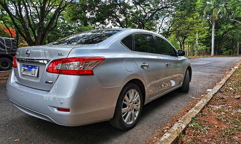 Nissan Sentra Sl 2.0...