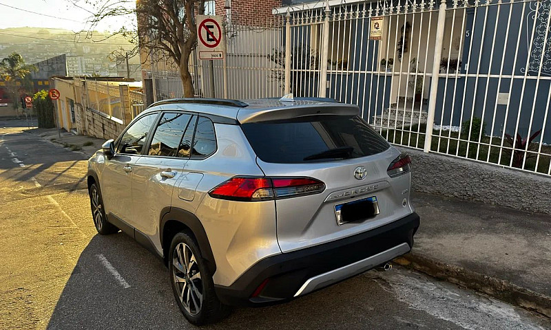 Toyota Corolla Cross...