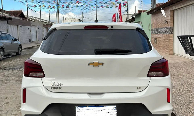 Chevrolet Onix Hatch...