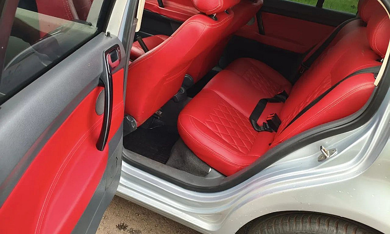 Volkswagen Polo Seda...