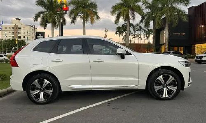 Volvo Xc-60 T-8 Plus...