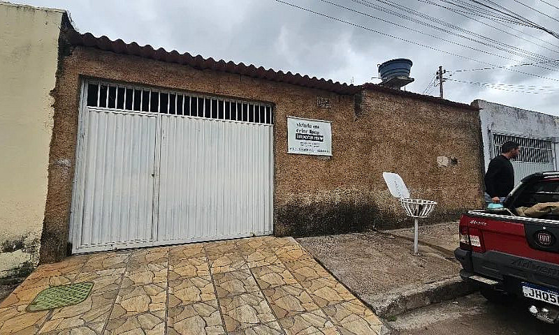 Vendo Uma Ótima Casa...
