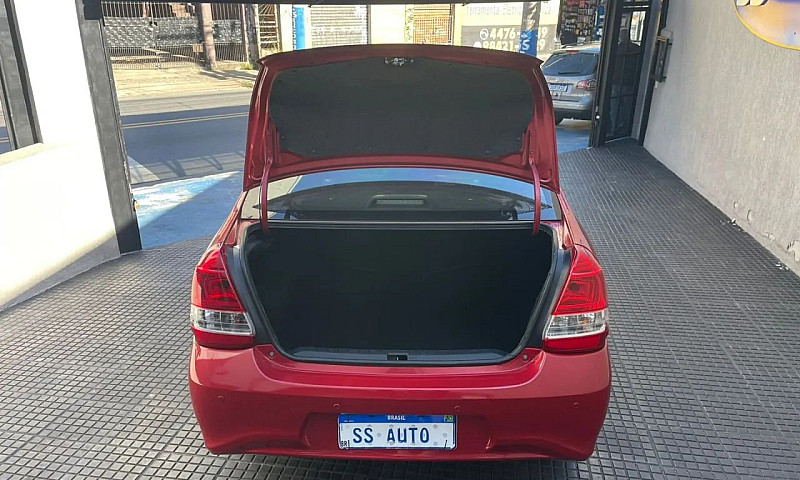 Toyota Etios Xs Seda...