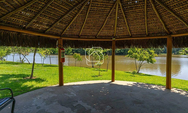 Casa De Condomínio E...