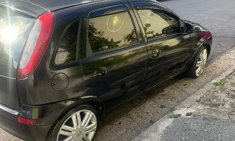Chevrolet Corsa Hatc...