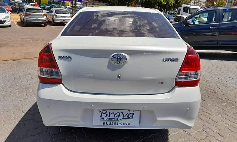 Etios X Sedan 1.5 Fl...