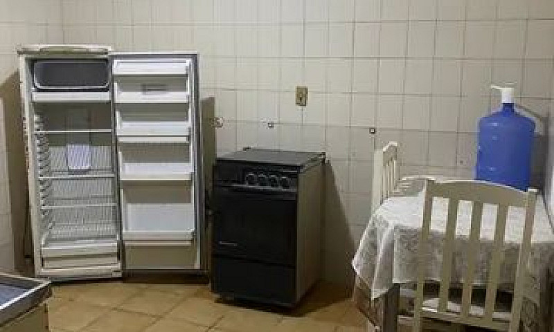 Aluga-Se Kitnet...